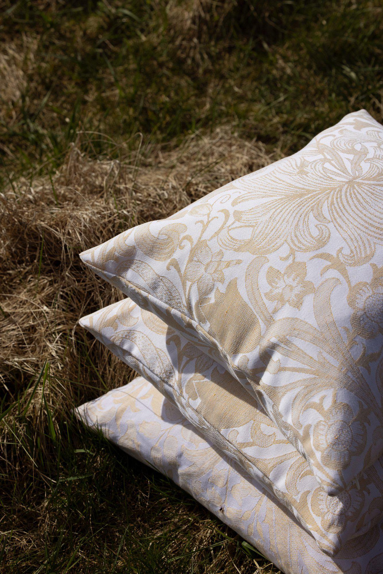 GOLDEN LILY - Image 2